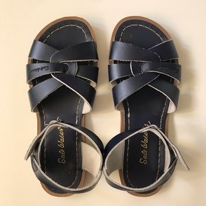 Saltwater Sandals Navy Original - like new